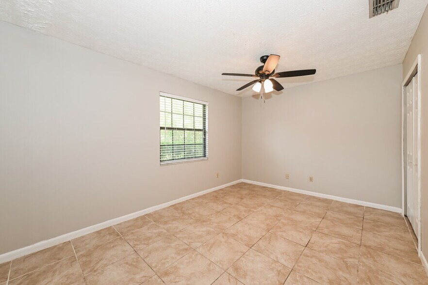 Building Photo - 7279 Sharbeth Dr S