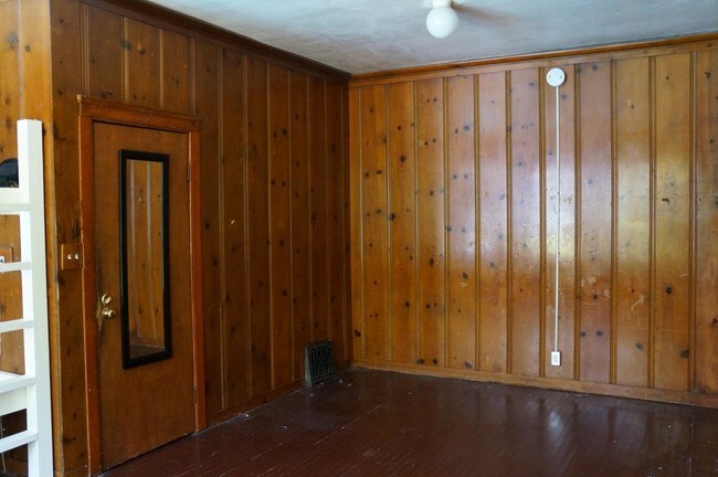 Building Photo - 547 Gayley Avenue