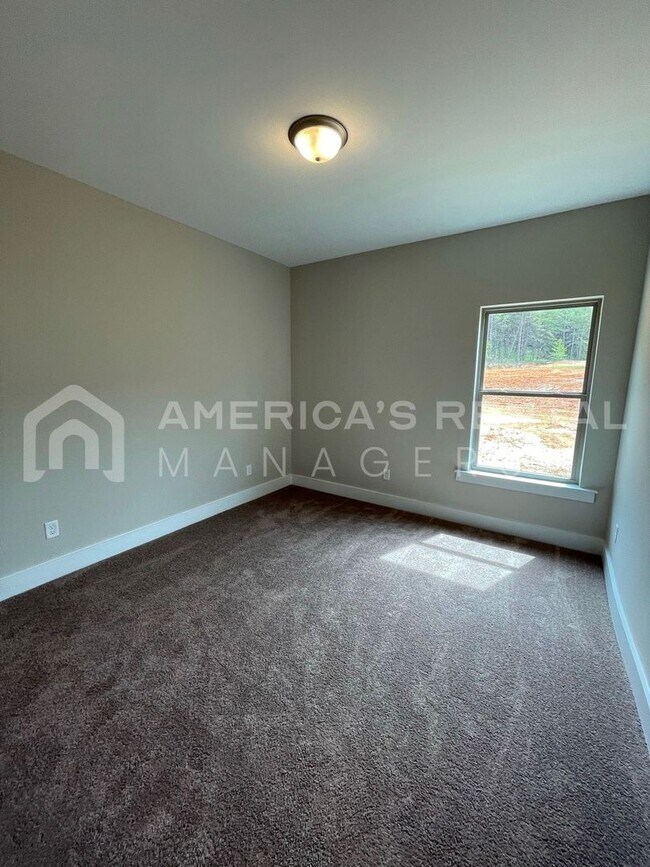 Building Photo - Home for Rent in Brookwood, AL... Available to View Now!!!