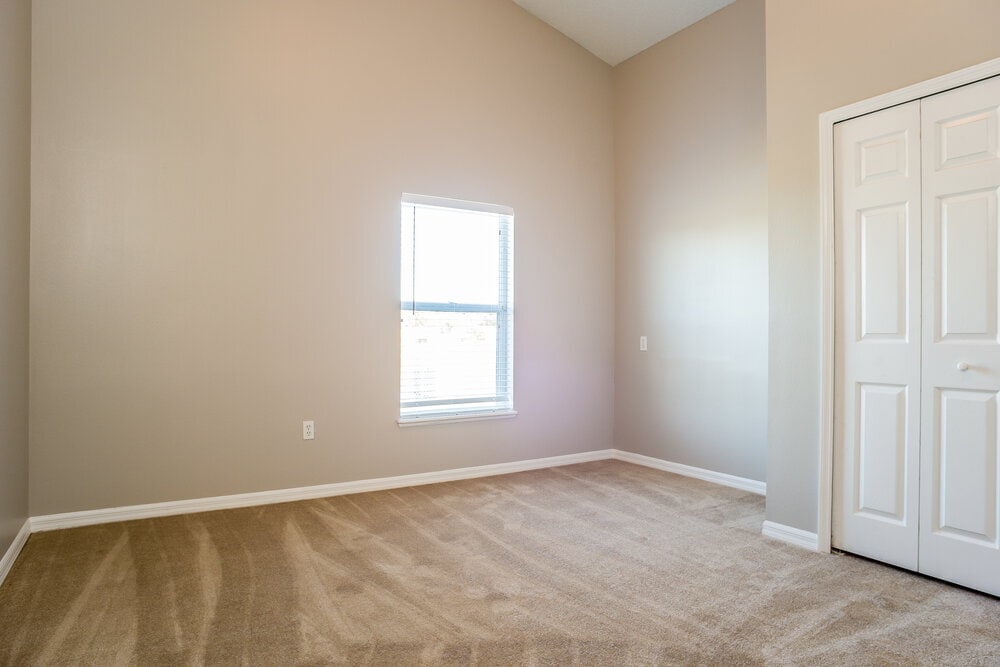 Building Photo - 142 Woodbury Pines Cir