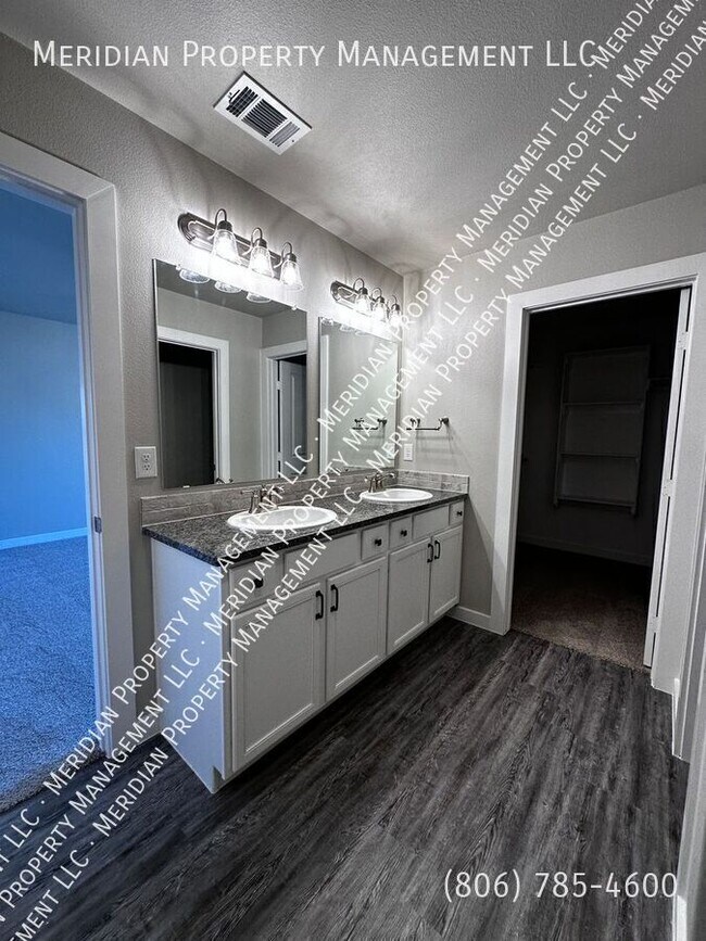 Building Photo - 3514 Valencia Ave