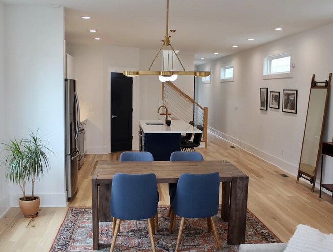 Building Photo - Modern Downtown Nashville 4 Bed, 3.5 Bath Home with Designer Finishes and Fully Fenced Backyard