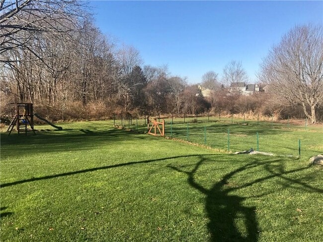 Building Photo - 9 Marshall Ln