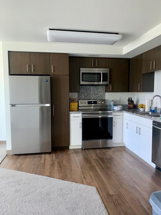 Building Photo - 2 bedroom unit in Kakaako!