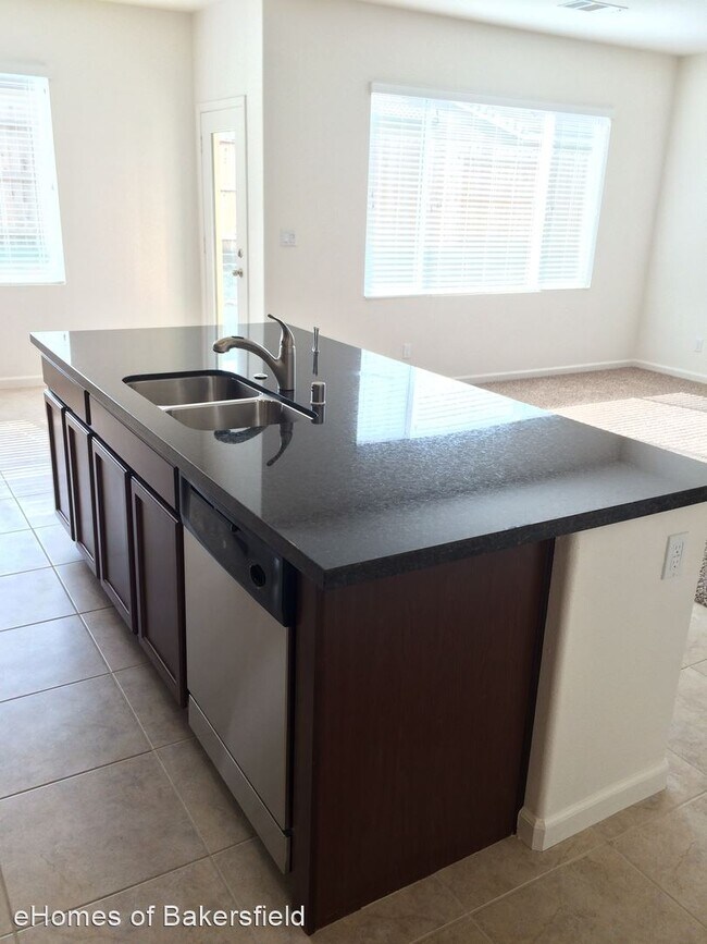 Building Photo - 4 br, 2 bath House - 5817 Moonstone Peak Dr