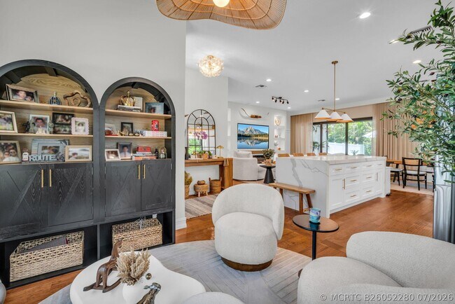Building Photo - 10852 La Salinas Cir