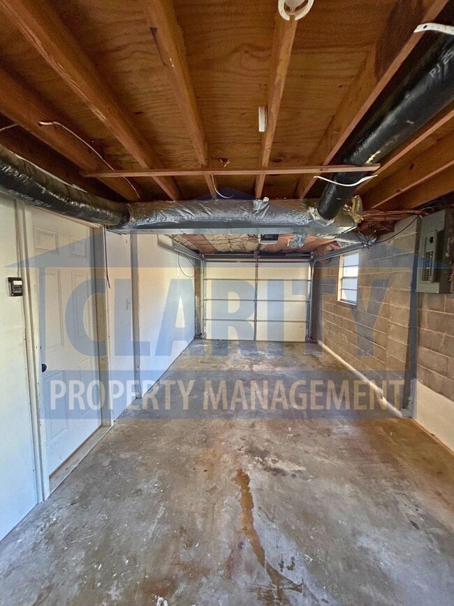 Building Photo - 3775 SE Forest Dr