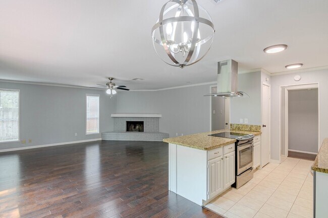Building Photo - 6 Basal Briar Ct