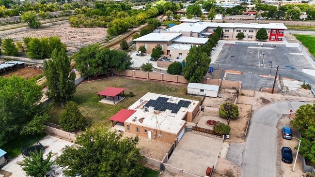 Building Photo - 501 Calle De