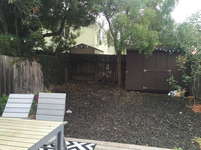 Building Photo - Cute Berkeley bungalow blocks from N. Berk...