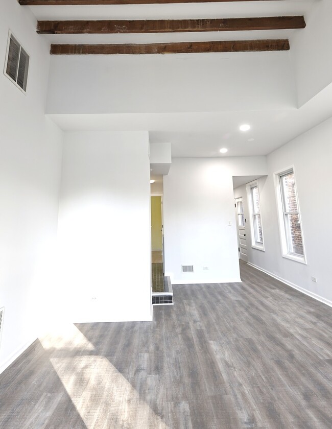 Building Photo - 3621 S Winchester Ave