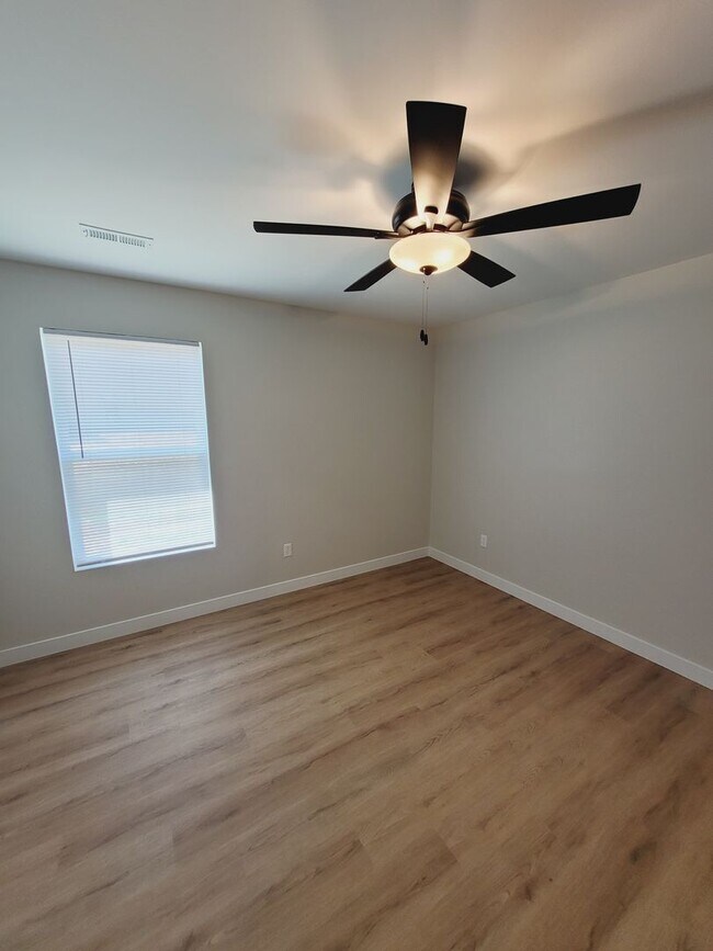 Building Photo - 4604 Alan Ln