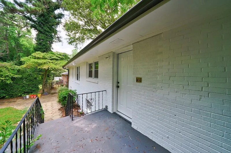 Building Photo - 254 Richardson Rd NW