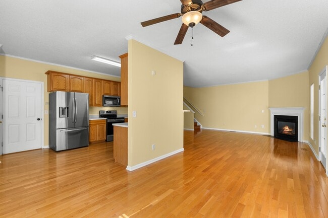 Building Photo - 100 Henson Pl