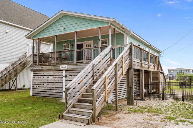 Building Photo - 2660 Island Dr