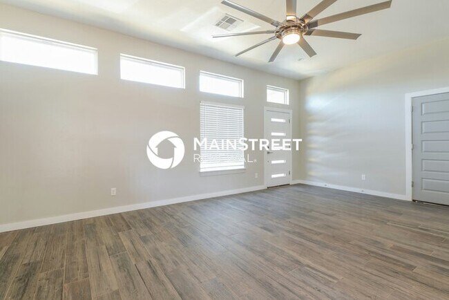 Building Photo - 3 Bedroom Pet-Friendly Home in Oklahoma Ci...