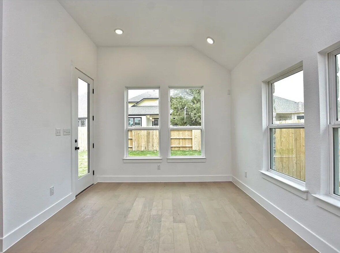 Building Photo - 2233 Nates Pl