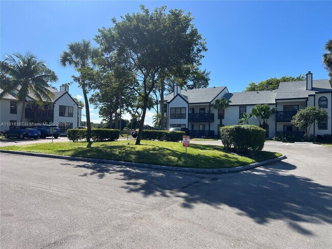 Building Photo - 5063 Heatherhill Ln