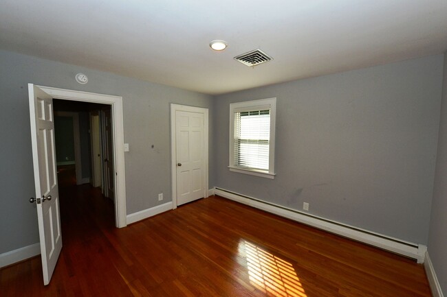 Building Photo - Water View, private wooded lot on dead end...