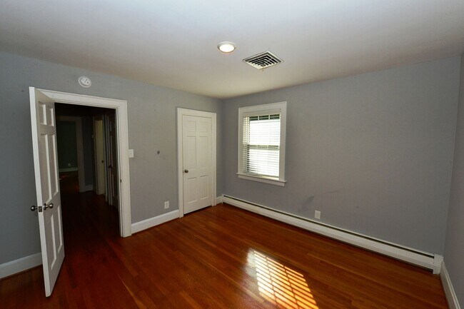Building Photo - Water View, private wooded lot on dead end street!