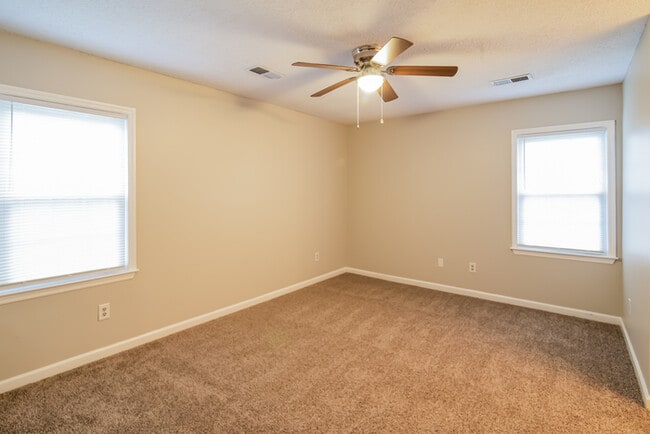Building Photo - 108 Totem Ct