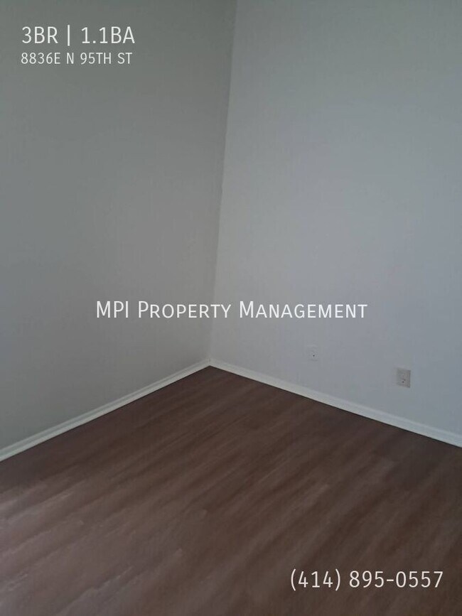 Building Photo - 8836E N 95TH St