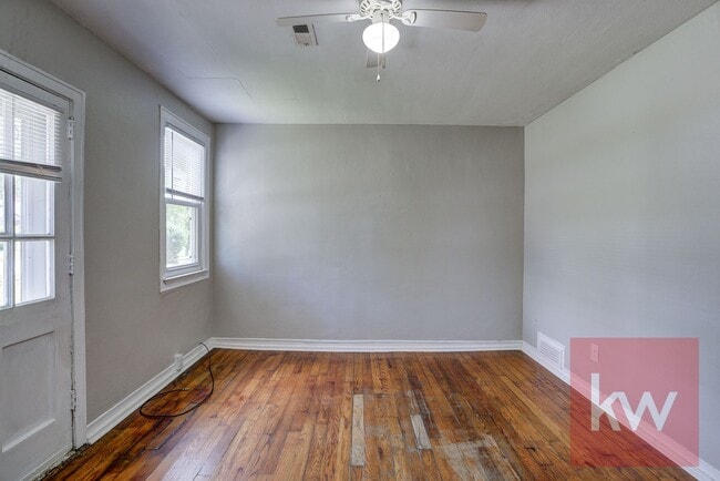 Building Photo - One Level, 2 Bedroom Unit in Kingsport