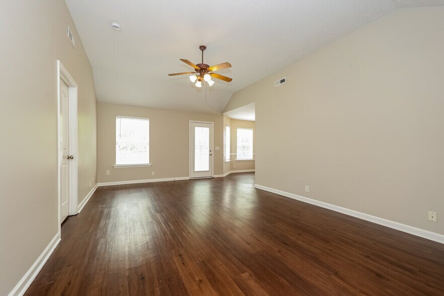 Building Photo - 1229 Shannon Ln