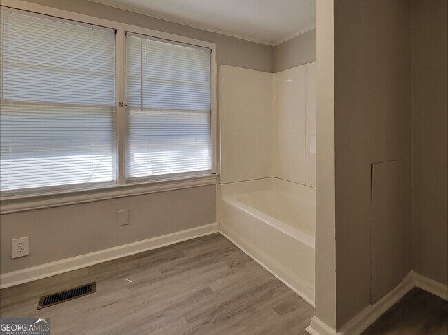 Building Photo - 516 Pendergrass Rd
