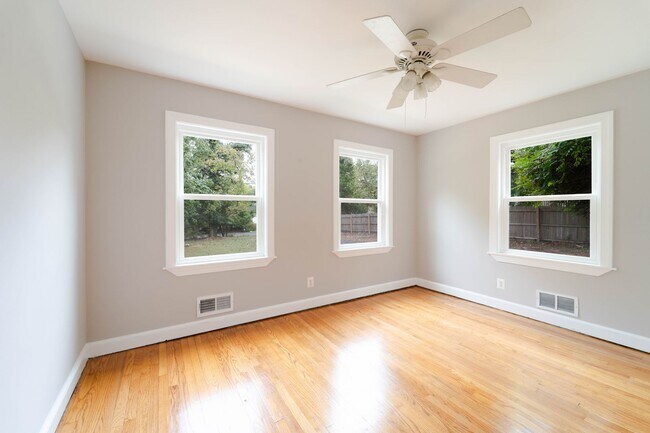 Building Photo - Beautiful Home With an Excellent Location in Potomac, MD