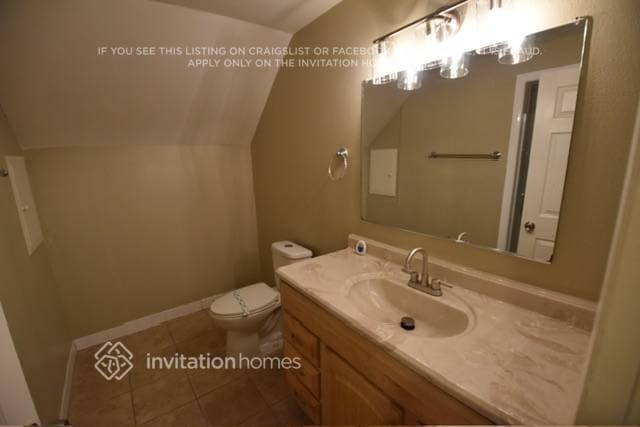 Building Photo - 2025 S Main St