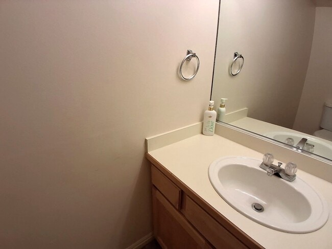 Building Photo - 609 N Seven Peaks Blvd