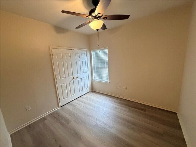 Building Photo - 508 Tablerock Cir