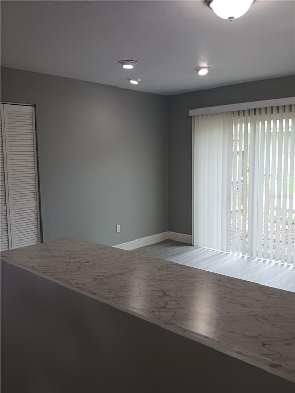 Building Photo - 6123 SW 10th Pl