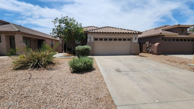 Building Photo - 43401 W Elizabeth Ave