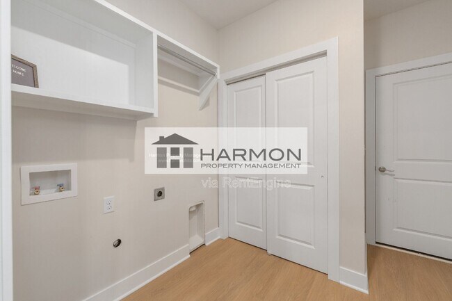 Building Photo - 2054 N Reece St
