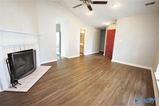 Building Photo - 252 Mountain Creek Dr