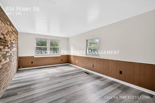 Building Photo - 806 Penny Dr