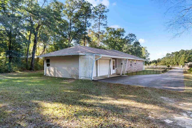 Building Photo - 5276 Springdale Dr