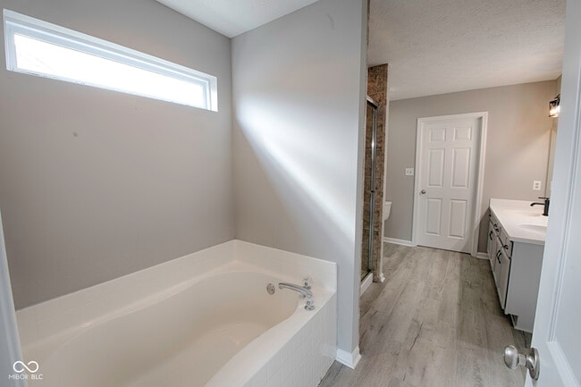 Building Photo - 7866 Sergi Canyon Dr