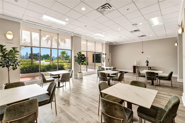 Building Photo - 5600 Collins Ave