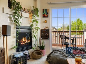 Building Photo - Charming 1-Bedroom Oasis with Vaulted Ceil...