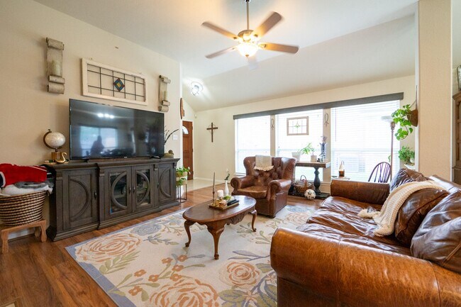 Building Photo - 2834 Falcon Knoll Ln