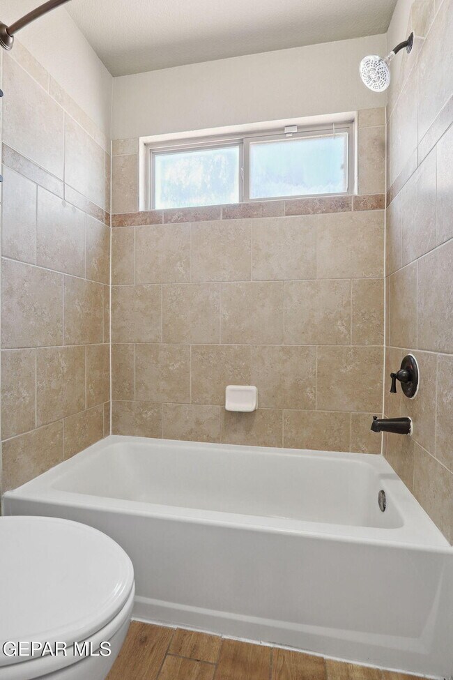 Building Photo - 14508 Shady River