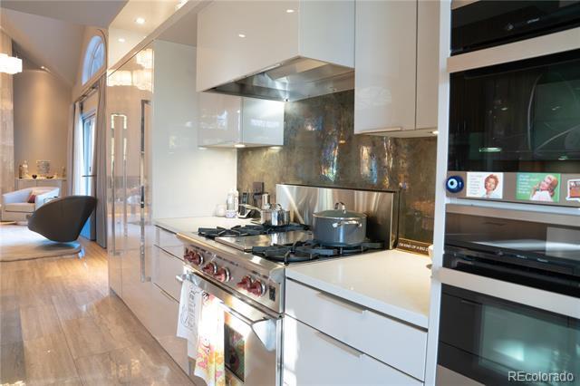 Building Photo - 190 S Glencoe St