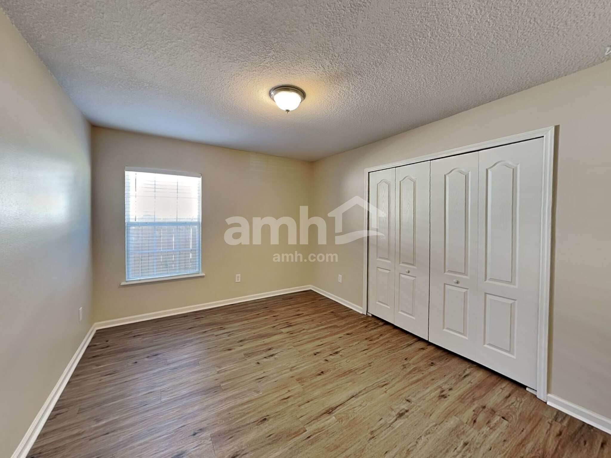 Building Photo - 1433 Heather Ct