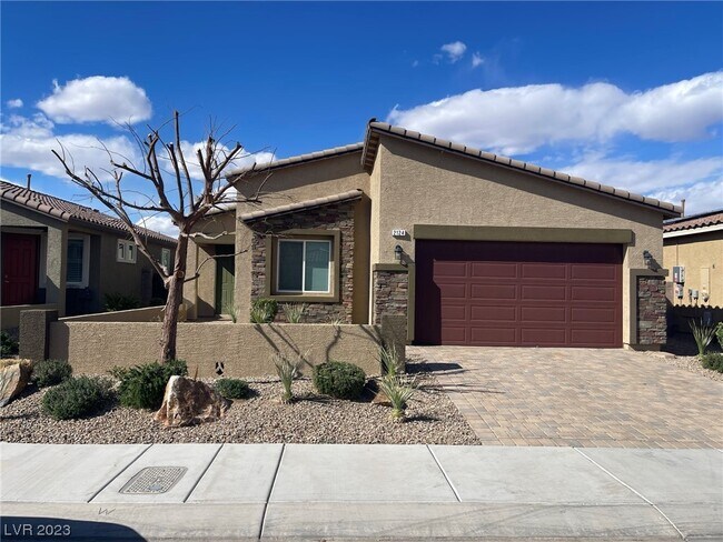 Building Photo - 2124 Del Aqua Ave