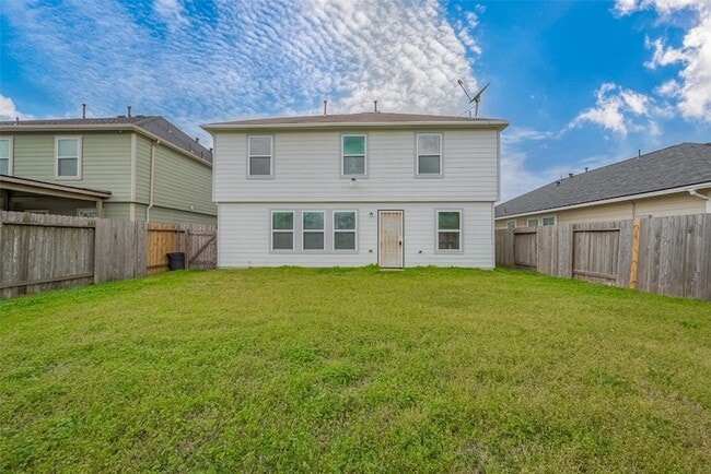 Building Photo - 13510 Dahlia Green Way