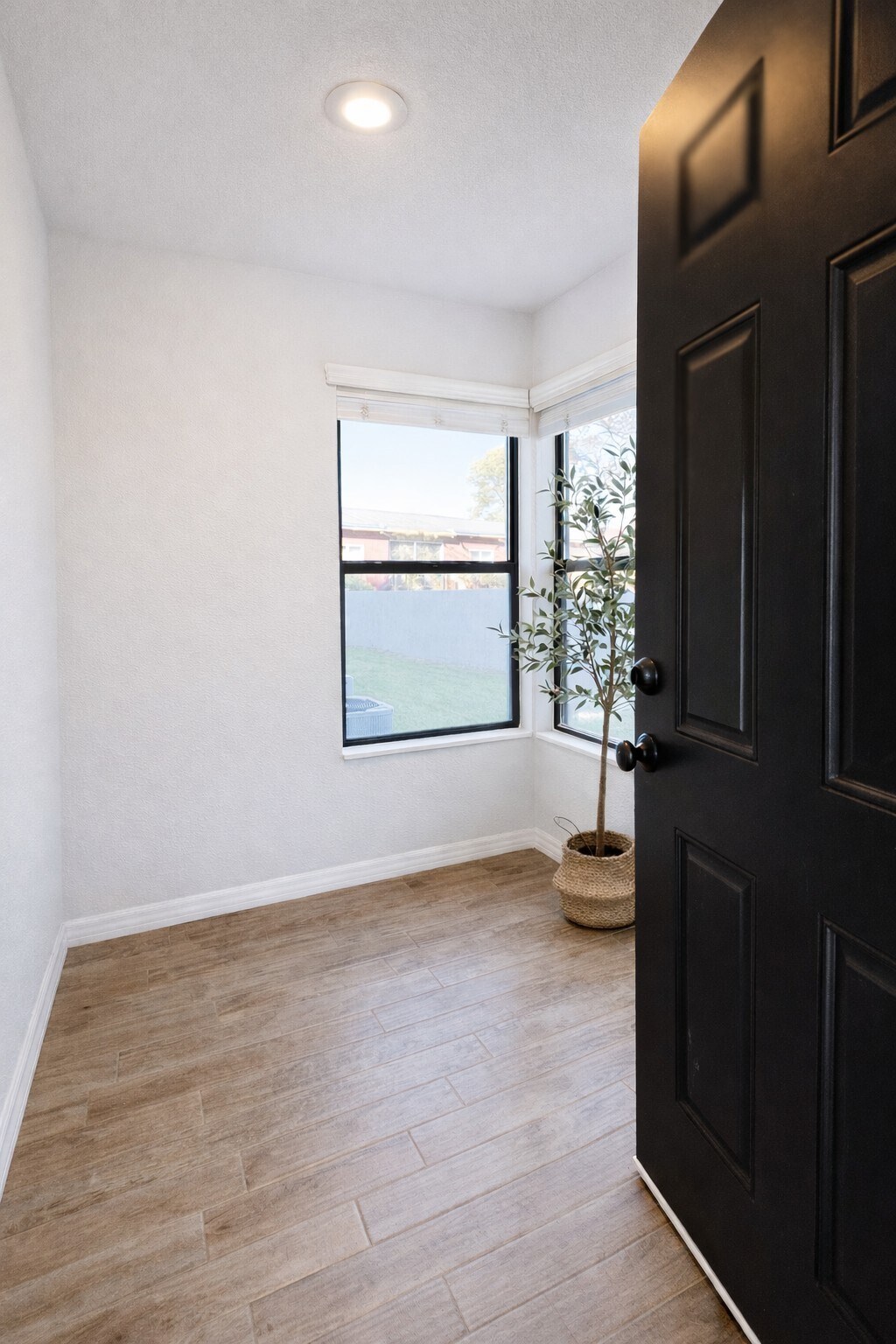 Building Photo - 2918 Antique Oaks Cir