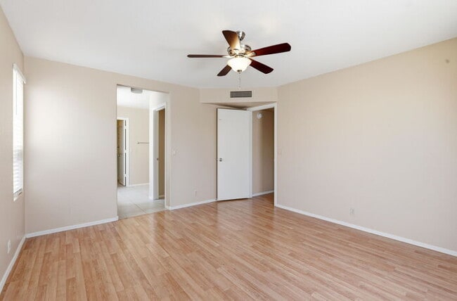 Building Photo - 1295 N Blackstone Dr